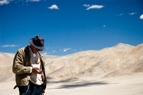 "Calling from the roof of the world" On the road to M. Kailash, Western Tibet